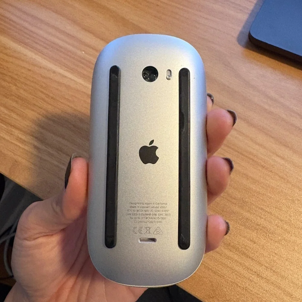 Apple Magic Mouse (USB‑C) - White Multi-Touch Surface